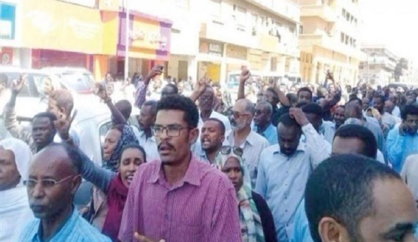 السودان: "احتجاجات الخبز" تدخل طوراً جديداً