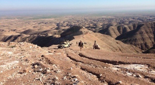 شاهد مغارة الشيطان في عمق تلال حمرين