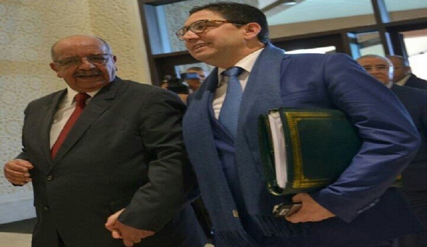 رغم "أزمة الحشيش".. وزيرا خارجية الجزائر والمغرب يدا بيد!