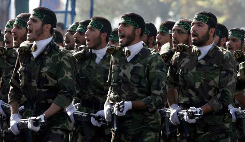 حرس الثورة الاسلامية يشتبك مع جماعة إرهابية غربي ايران