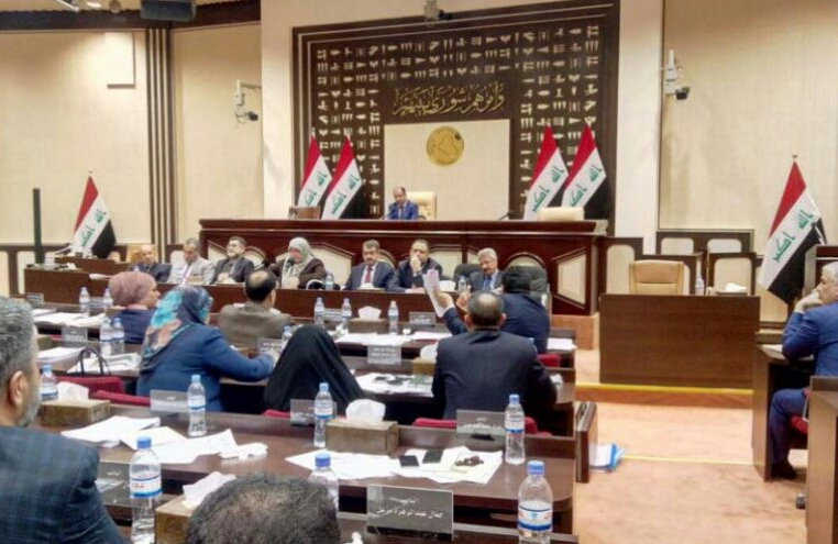 سياسي عراقي يفتح النار على أطراف خليجية والسبب بارزاني!