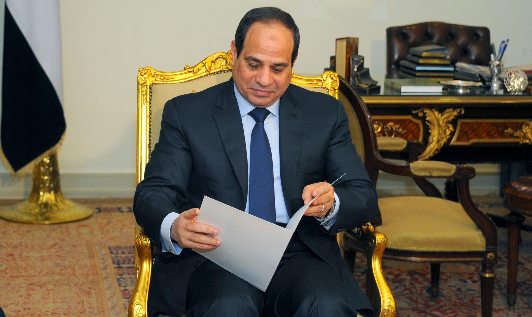 السيسي يلوح بخيار الشارع لمواجهة العابثين بالأمن في مصر