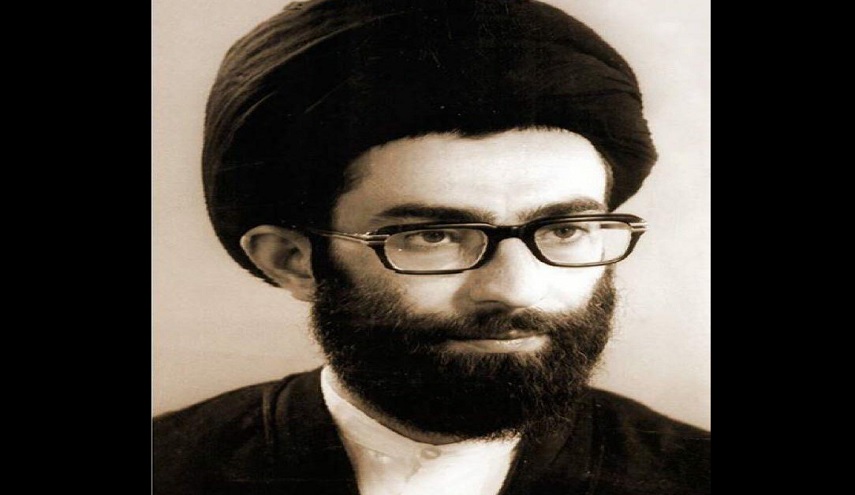 كيف واجه الامام الخامنئي مؤامرة الشيوعيين أيام الثورة؟