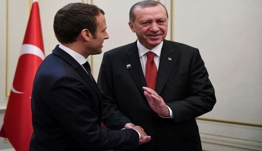 اردوغان لماكرون: انقرة "ليست لديها اطماع" بدولة أخرى