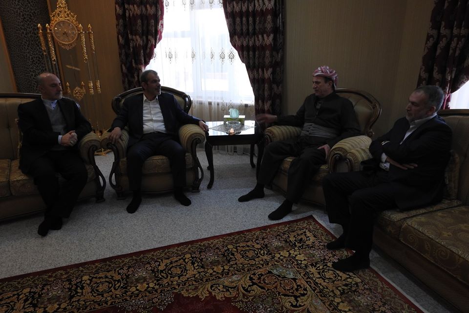 وفد إيراني رفيع المستوى يلتقي بارزاني في كردستان العراق