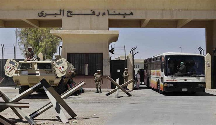  مصر تغلق معبر رفح بشكل مفاجئ دون إبداء الأسباب 