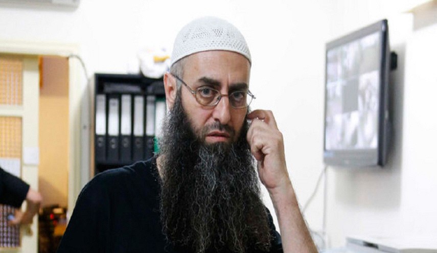 عائلة الارهابي احمد الاسير هاجروا الى هذا البلد العربي!