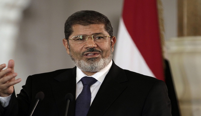 إعلامي.. هذا ما اشترطه الجيش المصري على "مرسي" قبل الاطاحة به!