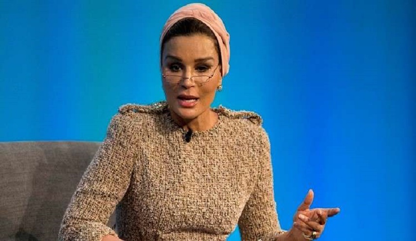 الشيخة موزا: الأزمة الخليجية جعلتنا نتساءل من نحن