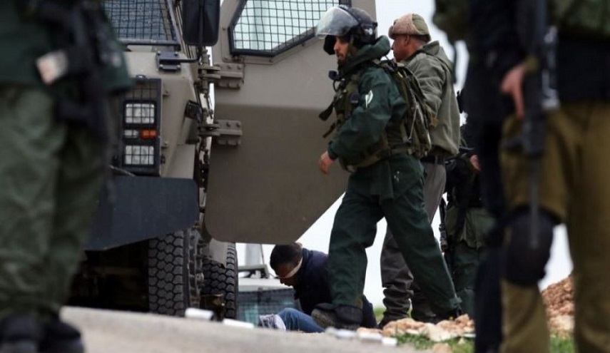 حملة مداهمات تطال الفلسطينيين في الضفة الغربية