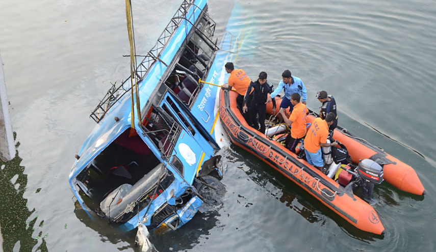 الفلبين تشهد حادث مروع يودي بحياة 19... التفاصيل