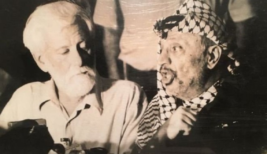 “السمك المملح”: هل كانت "إسرائيل" مستعدة للتضحية بصحفي كي تصل لعرفات؟