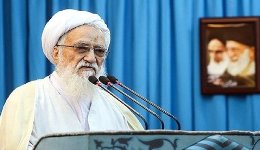 خطيب طهران: شراء السلع الايرانية من شأنه أن يعزز إقتصاد البلاد