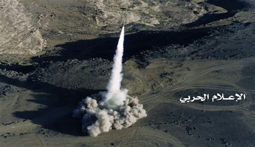 القوة الصاروخية اليمنية تستهدف بصاروخ باليستي خزانات أرامكو في جيزان