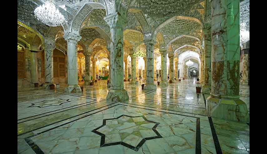 حريق في صحن السيدة فاطمة الزهراء (ع) المجاور لمرقد الامام علي (ع) وسط النجف الاشرف