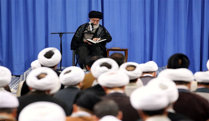 الامام الخامنئي يشدد على تأصيل فكرة تدريس مادة الفلسفة والعلوم العقلية في الحوزات الدينية