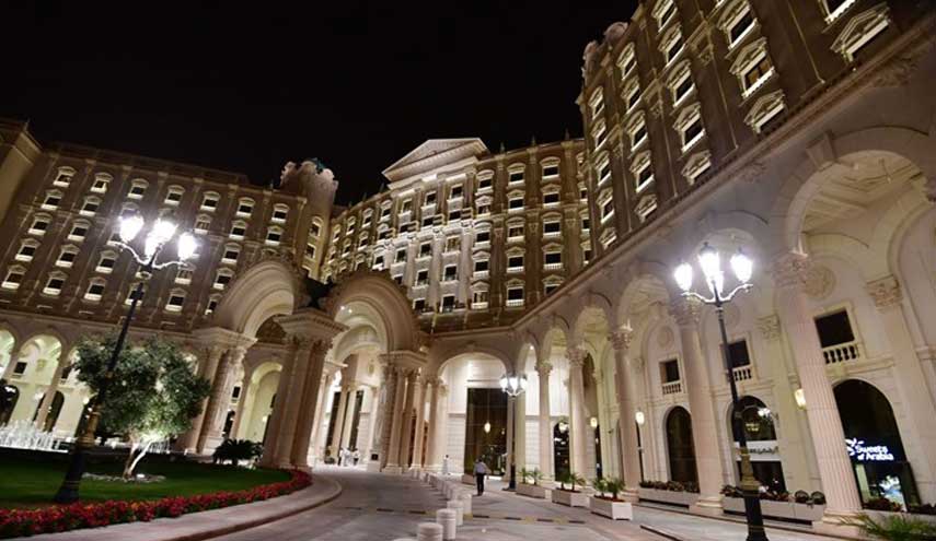 من هو مسرب أسرار آل سعود ويشكل مصدر قلق لهم.. ولماذا يعجزون عن كشفه؟!
