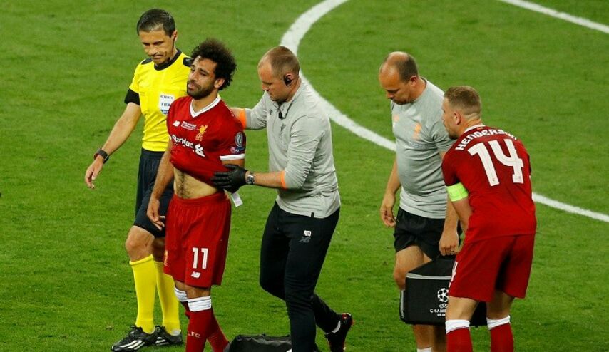 رئيس دولة أجنبية يطمئن على صحة محمد صلاح