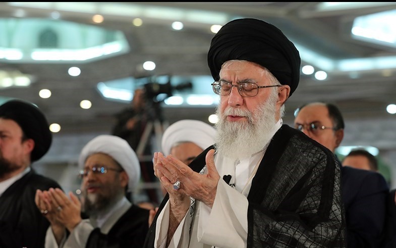 برگزاري نماز عيد فطر به‌‌امامت حضرت آيت الله خامنه‌اي در مصلي