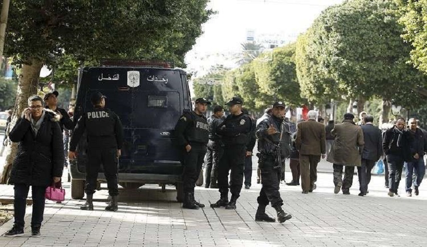 شاهد بالصور.. جريمة بشعة "ذبح طفلة أمام والدتها في الشارع" 