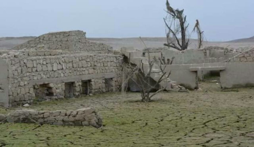 بالصور.. ظهور مدينة من تحت المياه في الموصل