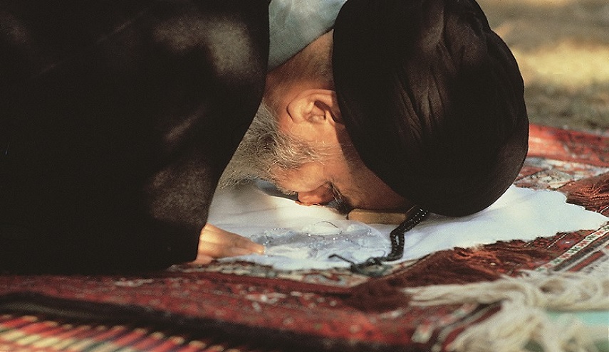 التعرف على كتاب "الآداب المعنوية للصلاة"