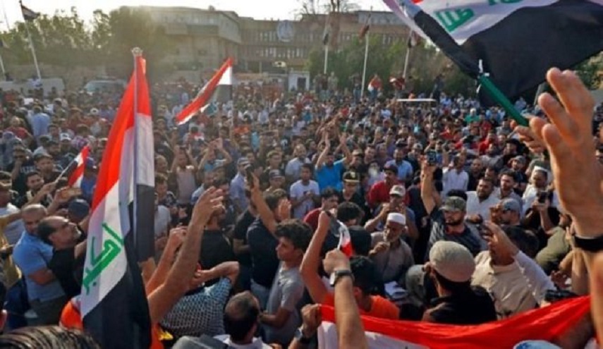 الحكومة العراقية : مافيا الفساد يشعل المواجهات بين المحتجين والأمن