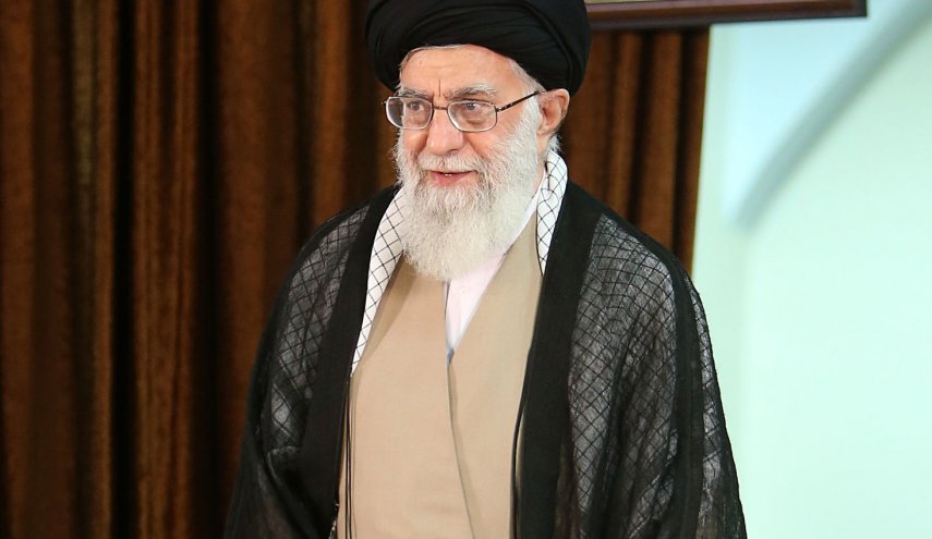 الامام الخامنئي يكشف حقيقة امريكا 