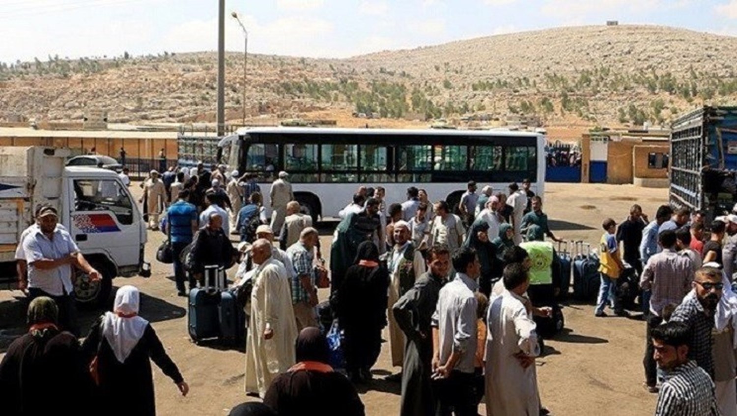 لبنان : الدفعة الرابعة من اللاجئين السوريين يعودون الى بلدهم