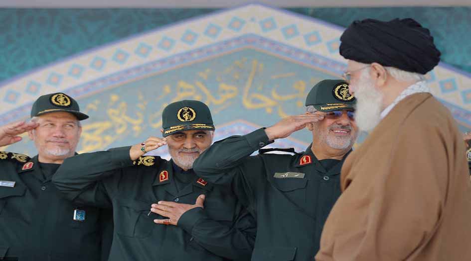 كاتب عراقي: ايران لن تركع مادام فيها الخامنئي وسليماني