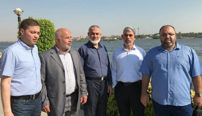 وفد قيادي من حماس يصل الى القاهرة والسبب..