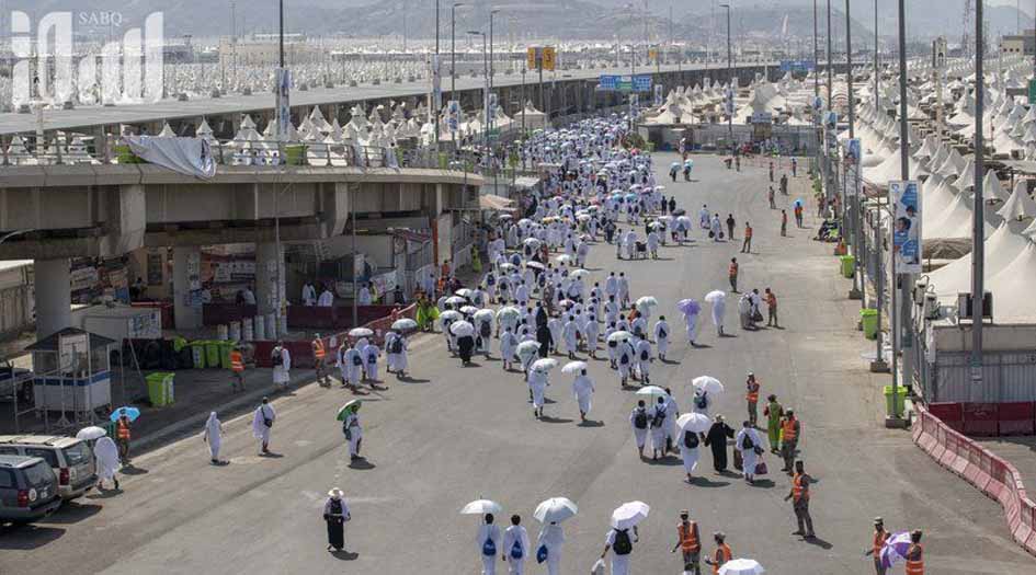 توافد ضيوف الرحمن إلى عرفات
