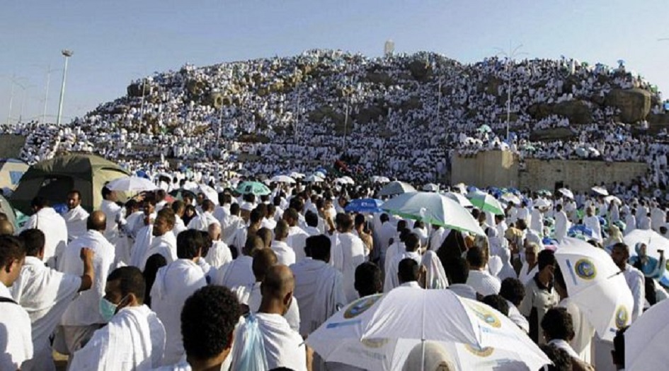 الحج.. سيدة عربية تضع مولودها على جبل عرفات