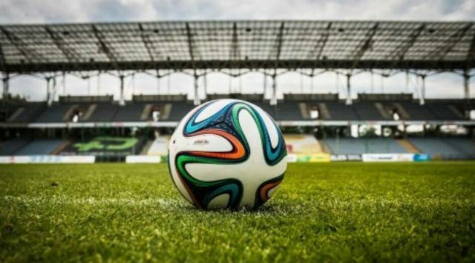 اعتقال لاعب كرة قدم أثناء مباراة لارتكابه "جريمة غريبة"