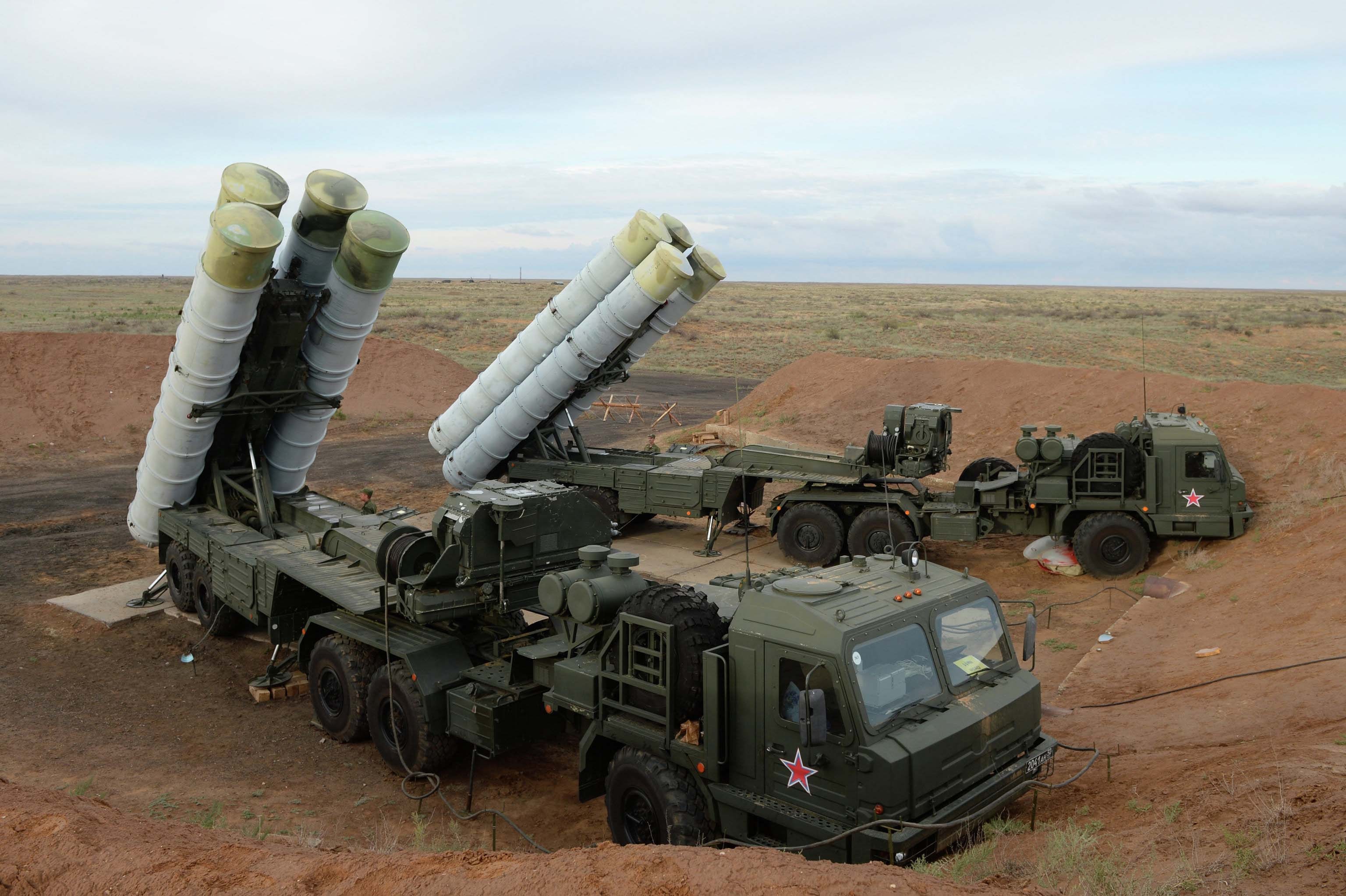 روسيا تعلق منظومة "S-400" للسعودية وتعرض السلاح على العراق