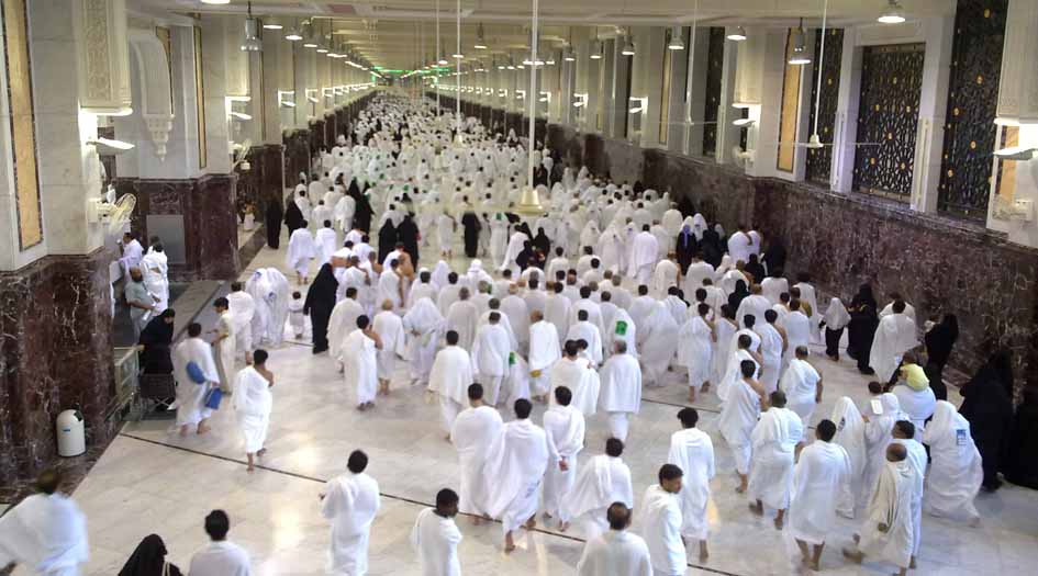 السعودية تجري تغييرات في موسم العمرة لزيادة المعتمرين