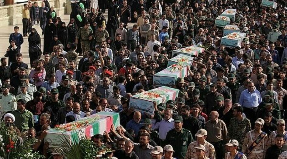 إقامة مراسم تشييع رفات 135 شهيداً في طهران