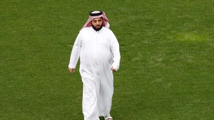 تركي آل الشيخ يلوح بالانسحاب من الدوري المصري