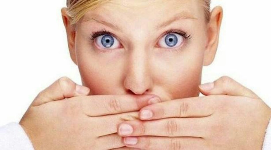 مركب لاذع يحمل “الحل السحري” للتخلص من رائحة الفم الكريهة