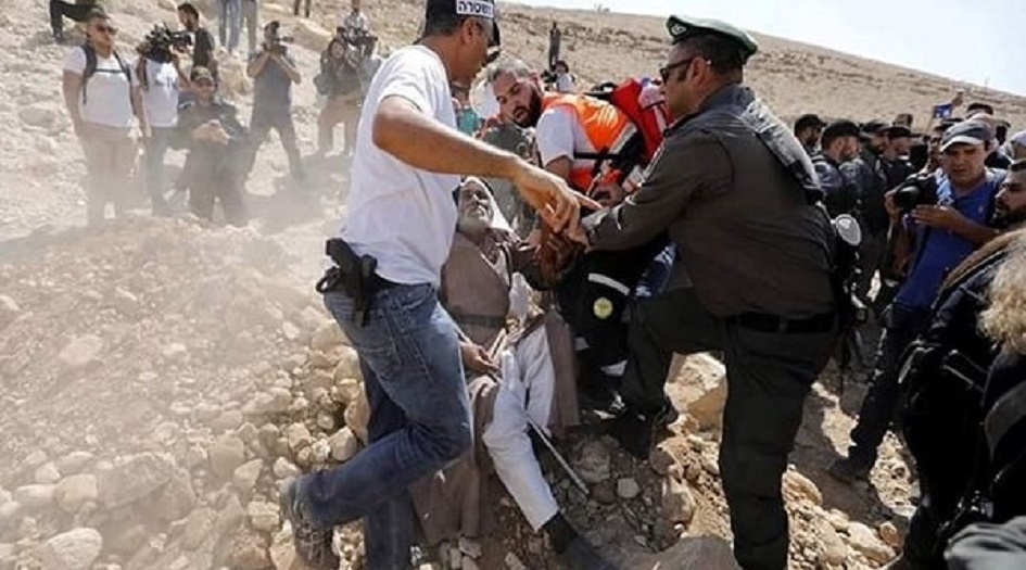 الاحتلال يمهل سكان "الخان الأحمر" أسبوعاً لإخلائه تمهيداً للهدم 