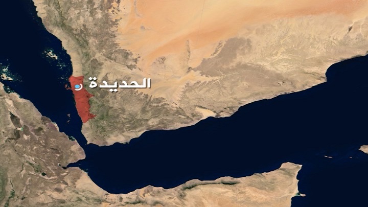37 شهيدا وجريحا بغارات للعدوان استهدفت حافلتي نازحين في الحديدة