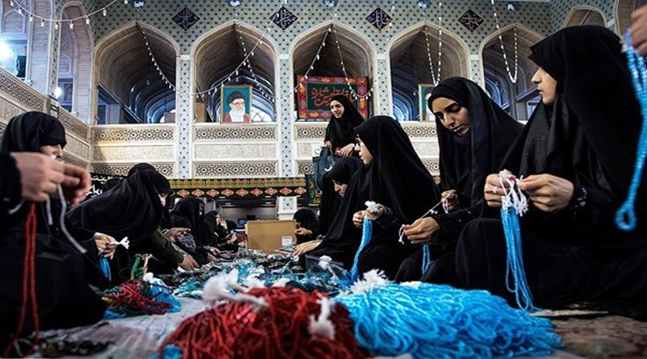 إعداد هدايا العتبة الرضوية لأصحاب مواكب الأربعينية بالعراق