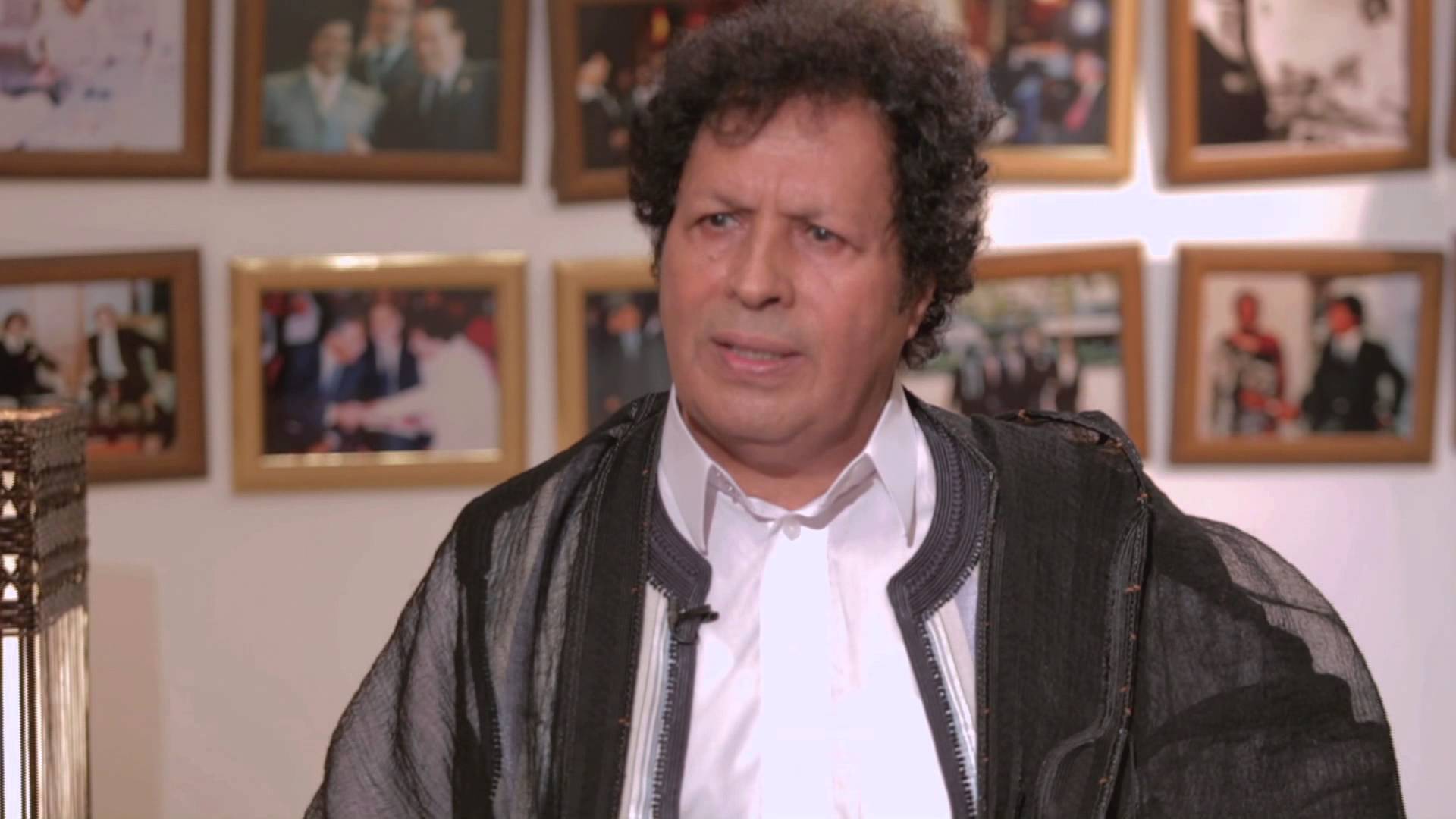 لن تتخيّلوا حجم ثروة “القذافي” .. ابنُ عمّه يكشف من الذي استولى عليها