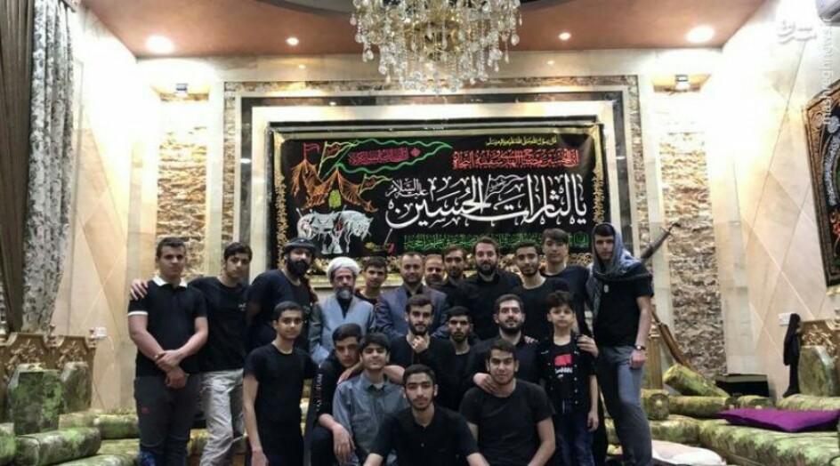 بالصور.. زوار ايرانيون ضيوف في منزل وزير عراقي