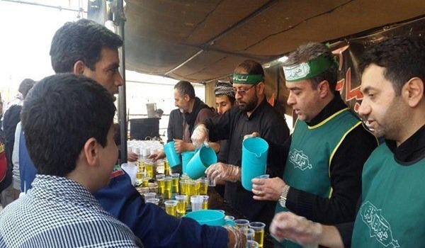 أهل السنة في ايران يشاركون في تقديم الخدمات لزوار الاربعينية