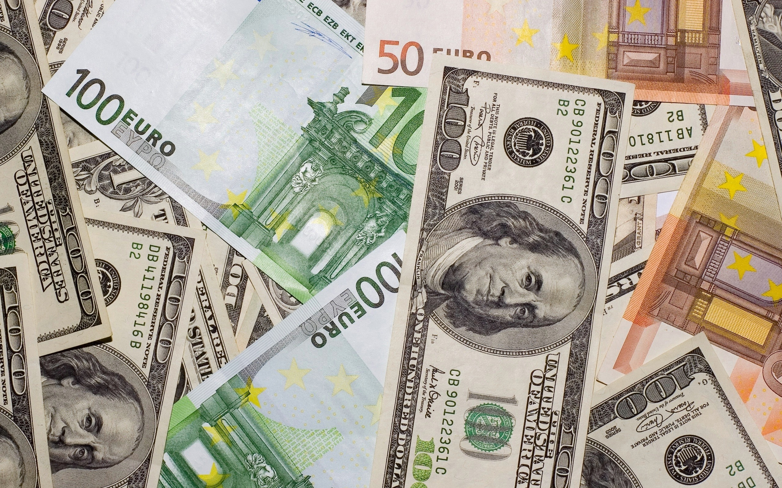 الدولار يستقر بعد تكبده أكبر خسارة أسبوعية في شهرين 