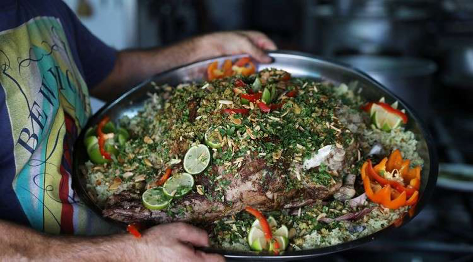 جريمة قتل بشعة.. قدمت جثة القتيل والأرز وجبة للعمال!