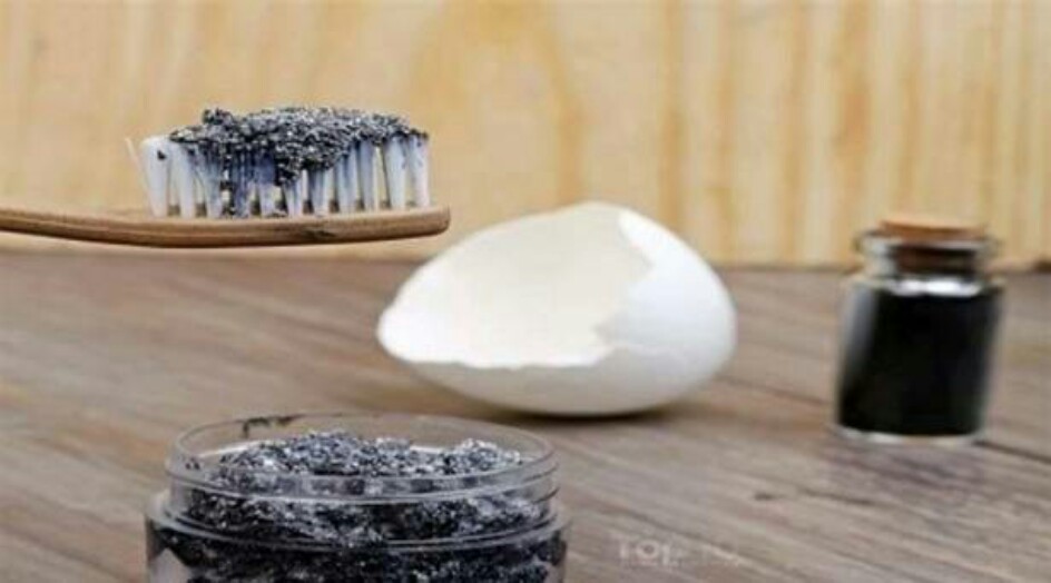 بطريقة بسيطة.. هكذا تحضّرون معجونًا يبيّض الأسنان في المنزل
