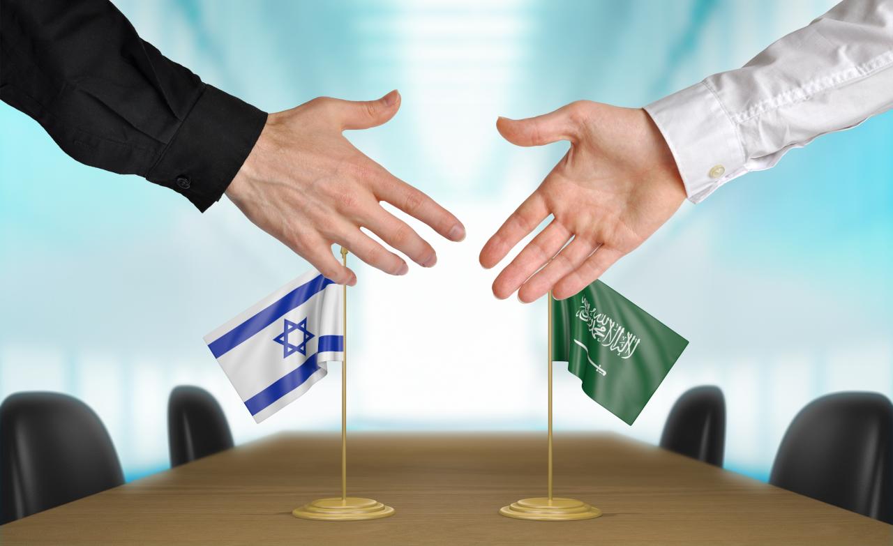  فضيحة من العيار الثقيل.. هآرتس تكشف المستور عن علاقات الرياض وتل أبيب