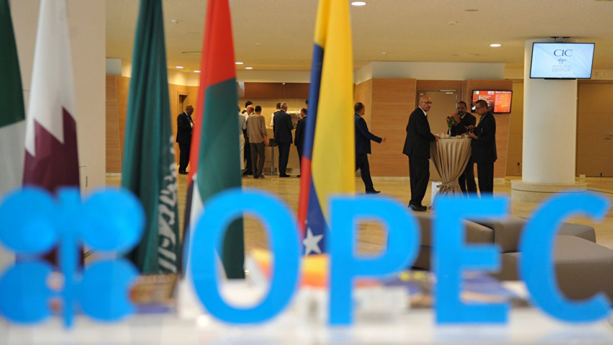 النفط يرتفع مع تفاؤل بإجتماع اوبك الخميس